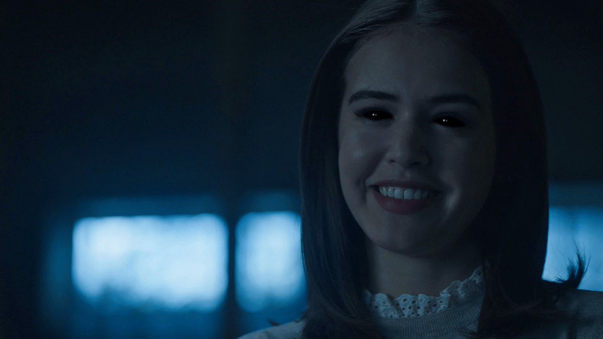 dialated eyes every time josie is a danger to herself, like girl… CALM DOWN