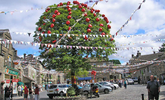 Sunnyside Cottage, luxury 4 star accommodation in the picturesque village of Grassington is available for bookings in 2023/2024. Go to YorkshireNet at yorkshirenet.co.uk/stayat/cosycot… for more information