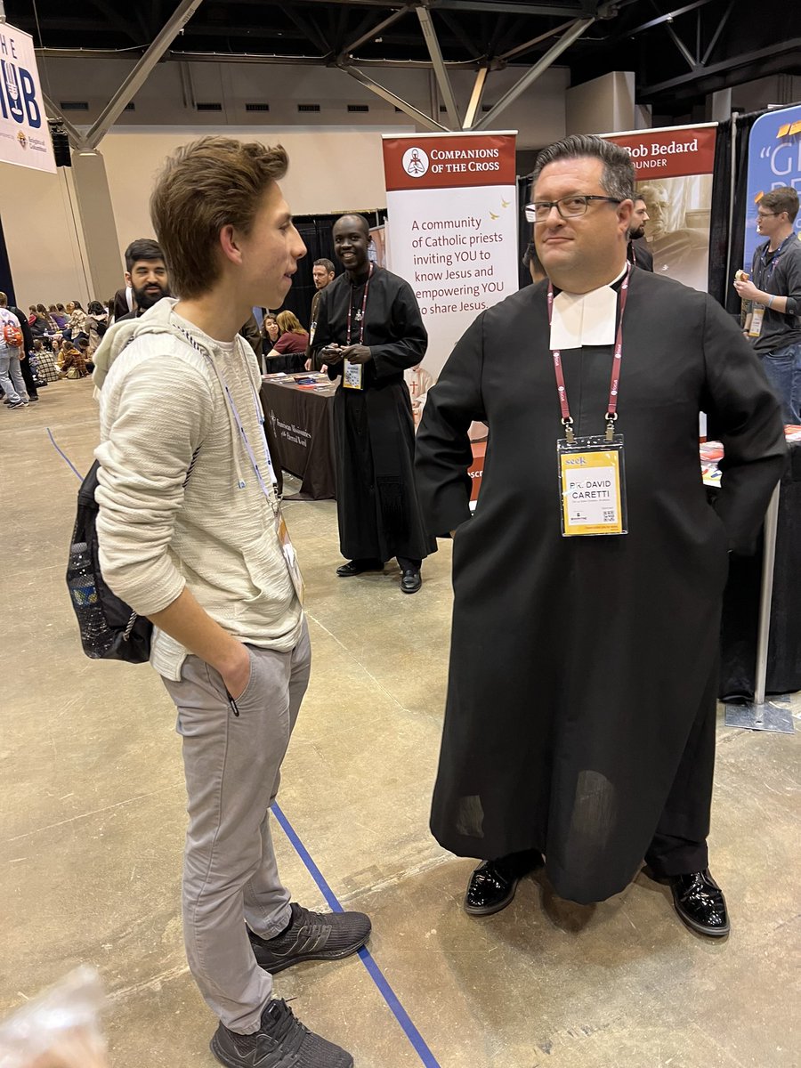 FSCvocations's tweet photo. Awesome time connecting with all those participating in #SEEK23 Especially great to see so many #Lasallian alum from near (St. Louis) and far (Singapore). #OneLaSalle #WeAreLaSalle #moreFSC #BeBrother #catholic #vocation https://t.co/kPtCu5Ggki