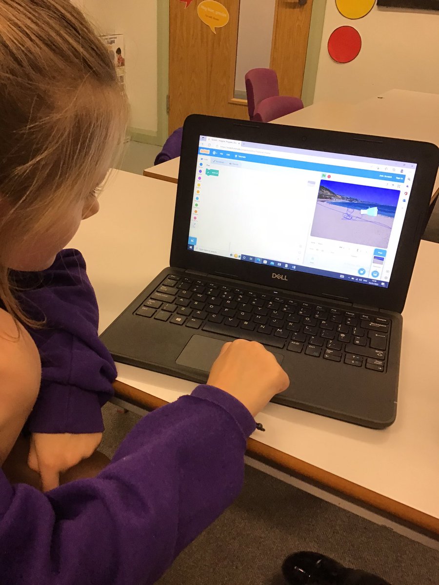BirchwoodCE's tweet photo. Year 3 enjoyed getting stuck back into computing this afternoon! We used the programme Scratch and discovered how to make our sprite leave a trail whilst it followed our mouse-pointer. #bcepsyear3 #bcepscomputing https://t.co/gKcnw6rnxw