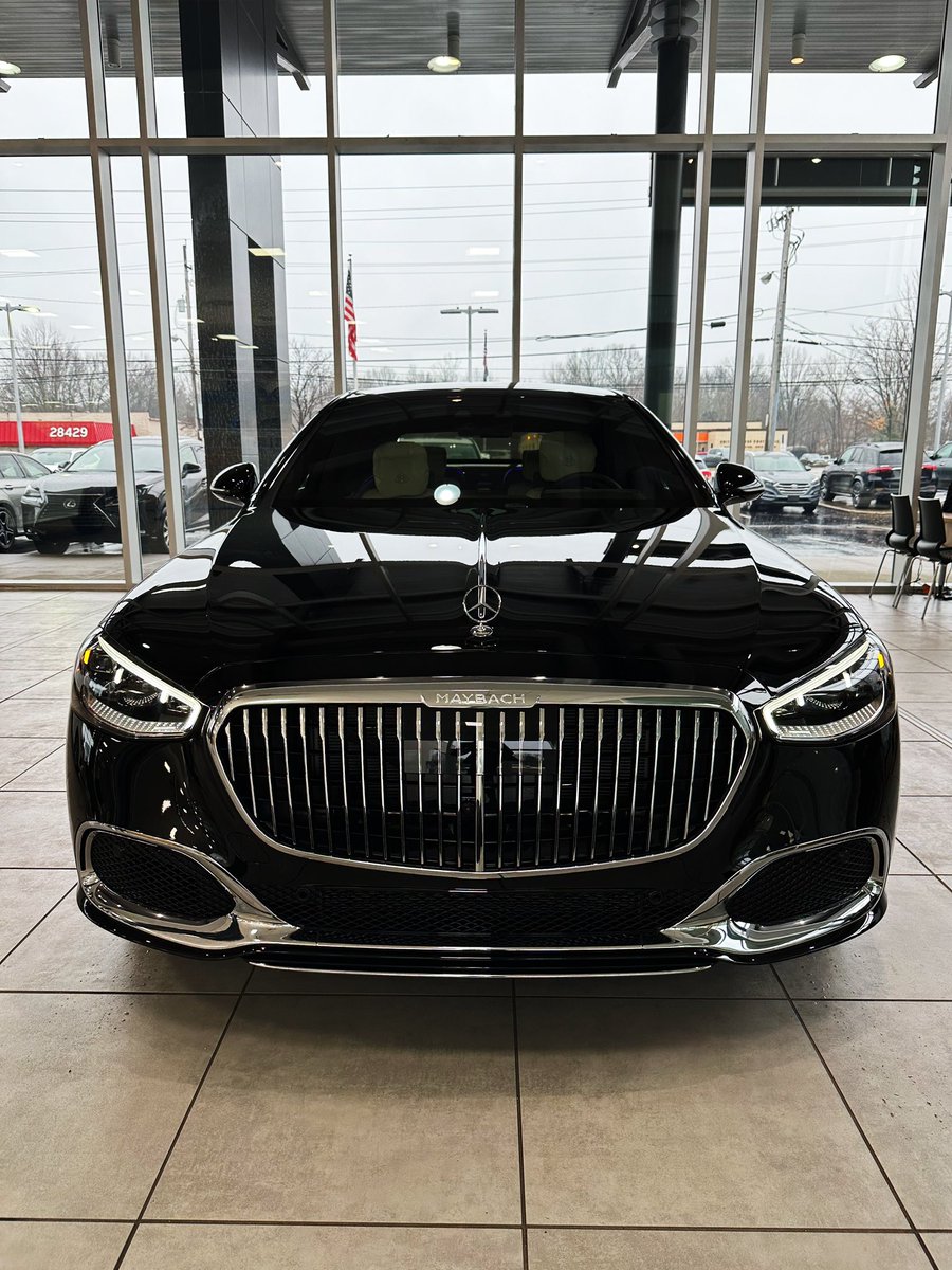 The 2023 Maybach S580 optioned with the $19,000 Manufaktur Deep White interior