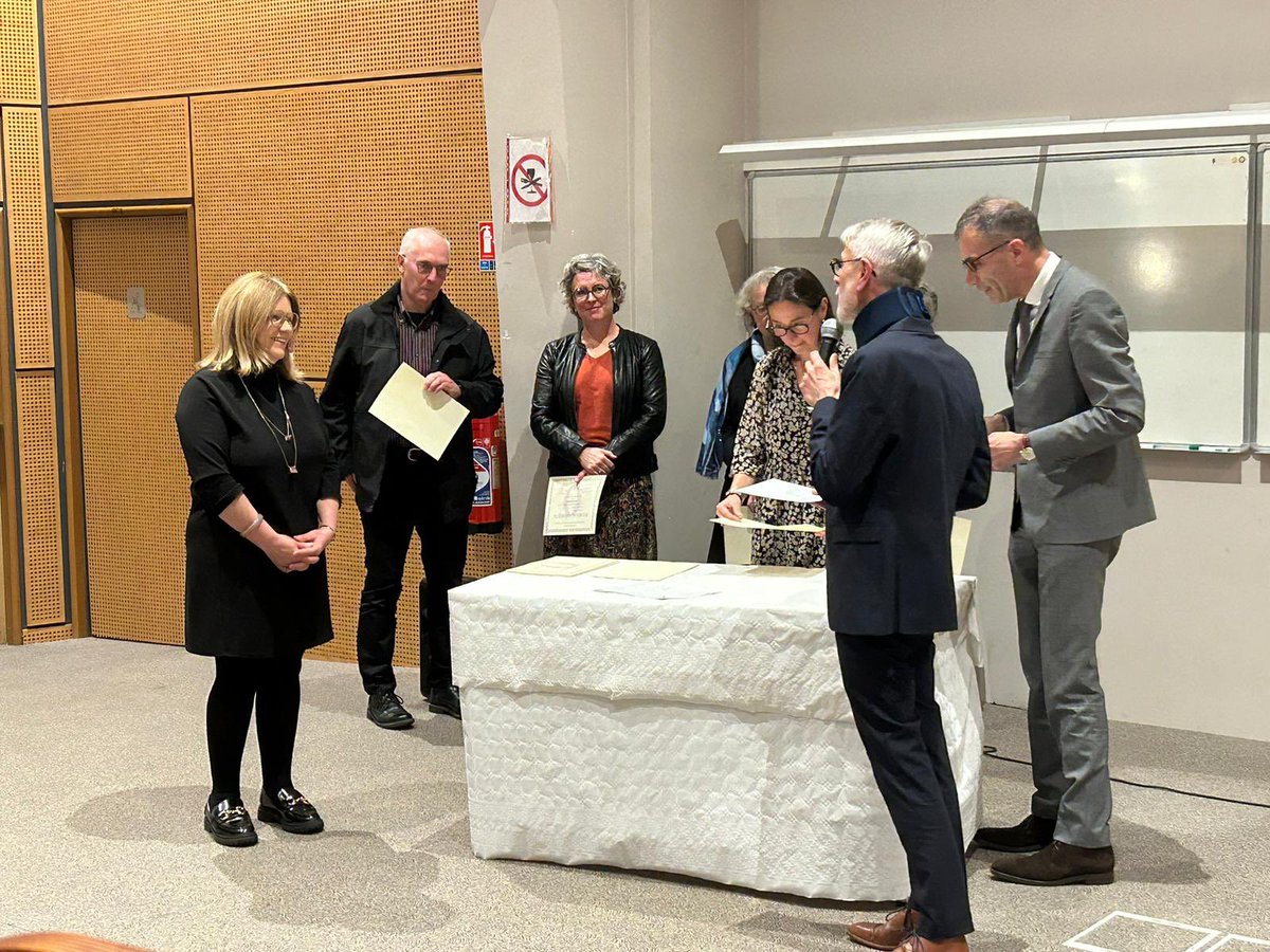 pelle_michel's tweet photo. Remise des insignes dans l’ordre des palmes académiques à la DSDEN d’Ille-et-Vilaine : plusieurs collègues de l’enseignement catholique d’Ille-et-Vilaine @DDEC_35 ont été honorés à cette occasion, sincères remerciements à eux pour leur engagement au service des jeunes ! https://t.co/jP22GGURft