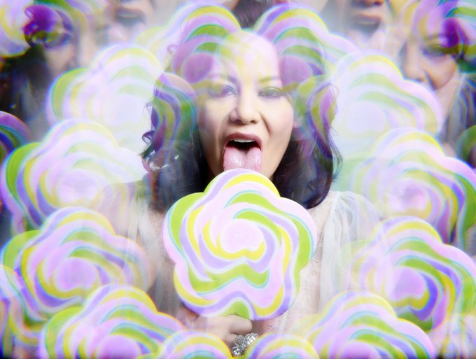 Who wants to lick my lollipop? https://t.co/Py2Xquckk1<a href="/tag/uglycakecollc"class="tags"><span>#uglycakecollc</span></a>