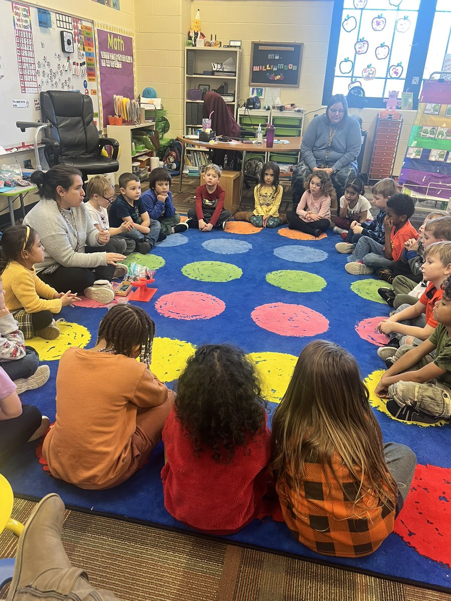 mrspruitt_'s tweet image. Coming back from maternity leave is much easier when I get to do math with kinderbeans. @elgoestoschool