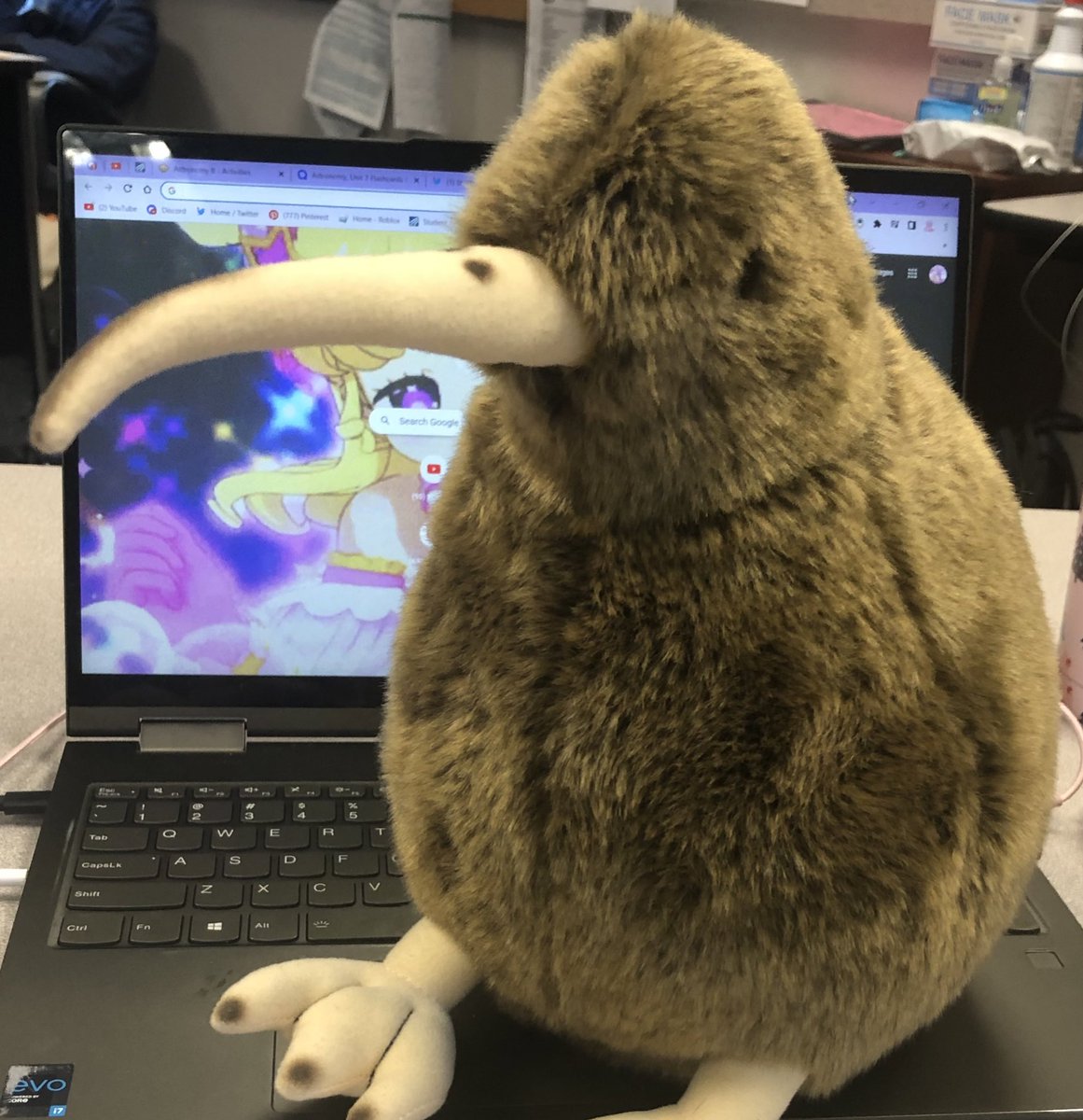 Cursed Royale High tweet media