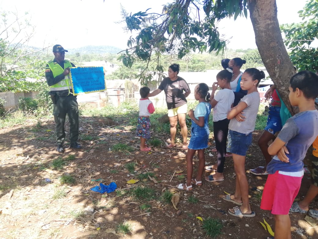 PoliciaDECOR's tweet photo. Con @ProteccionPonal a la Infancia y Adolescencia, realizamos actividad en conmemoración #DíaMundialDelBraille en #Lorica, concientizando sobre la importancia como medio de comunicación para la plena realización de los derechos de 👦👩  con deficiencia visual. #DiosYPatria https://t.co/MiXnyEvutt
