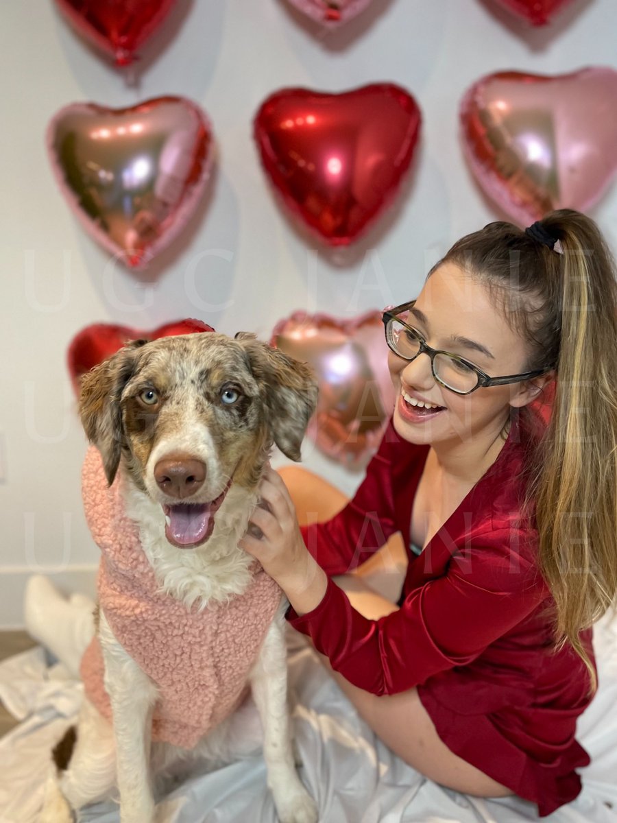 UGCJanie's tweet photo. made v-day content for a dog brand and im so proud 🥺 #ugc #ugccreators #ugccommunity #UGCcreator https://t.co/i0UjImZRYZ