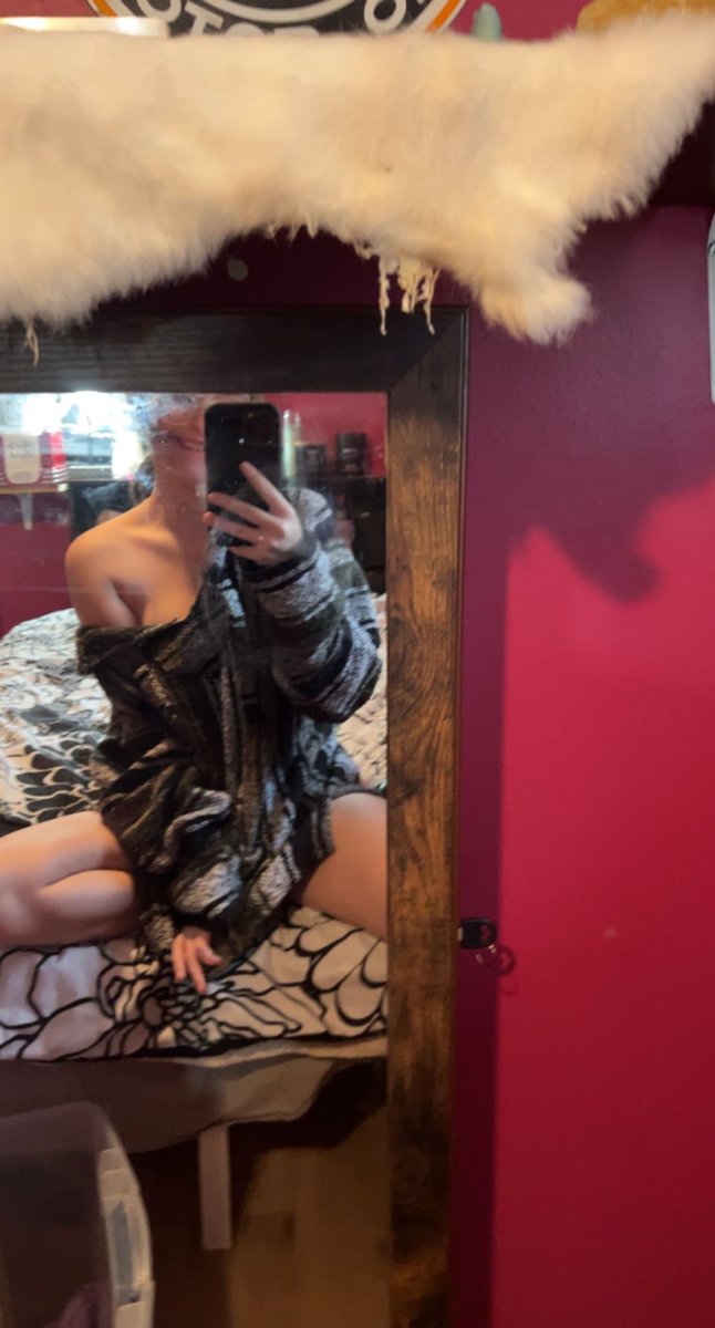 gothslut13's tweet photo. i love my drug rug sm:))) https://t.co/6ADGWJ6VES