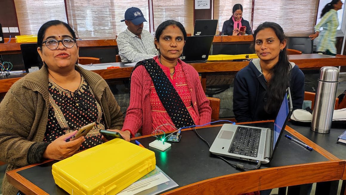 GordhanChauhan4's tweet photo. Innovation Club Pravin Level FDP-6 Training Day 3 on #AdvanceElectronics #Robotic #MachineLearning #BlockCoding #STEMeducation at  @KcgGujarat For Arts, Commerce and Science Faculties.
@PMOIndia @CMOGuj @kuberdindor @Rushikeshmla  @mnagarajan @InnoClubCHE @ISTEMCF @STEMbotix https://t.co/9eQp15YDJy