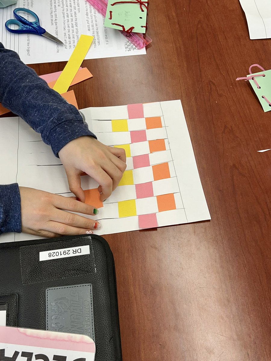 MsFarrey5F's tweet photo. We began our colonial education today by learning how to sew and weave! We discussed why children may have needed to learn these skills and what they’d be used for in colonial times. #5thgrade #handsonlearning https://t.co/bUQyj6ZzeR