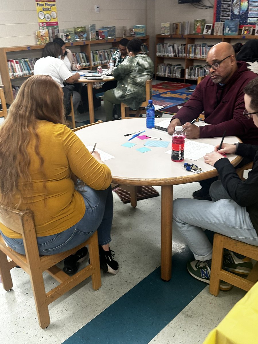 Educator817's tweet photo. Starting the new year out with referencing to our “why” as we advance our scholars educationally @TomJoyElem thinking within all we do, aligning our work with equity. #TomJoyTigers🐯 #SteppingintoExcellence💫 #BeliefStatements #EveryStudentKnown @MNPS_Magnet @MNPS_SOI @Dr_WJP https://t.co/tk7R5E25kE