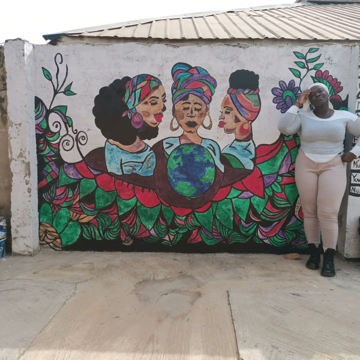 Eeqmah_R's tweet photo. Hi guys. Welcome to 2023 - I hope you have a wonderful one. 
I recently finished a Mural titled "Triniverse". 
I'd really appreciate RTs. Thank you 💗 https://t.co/dZryBze1f9