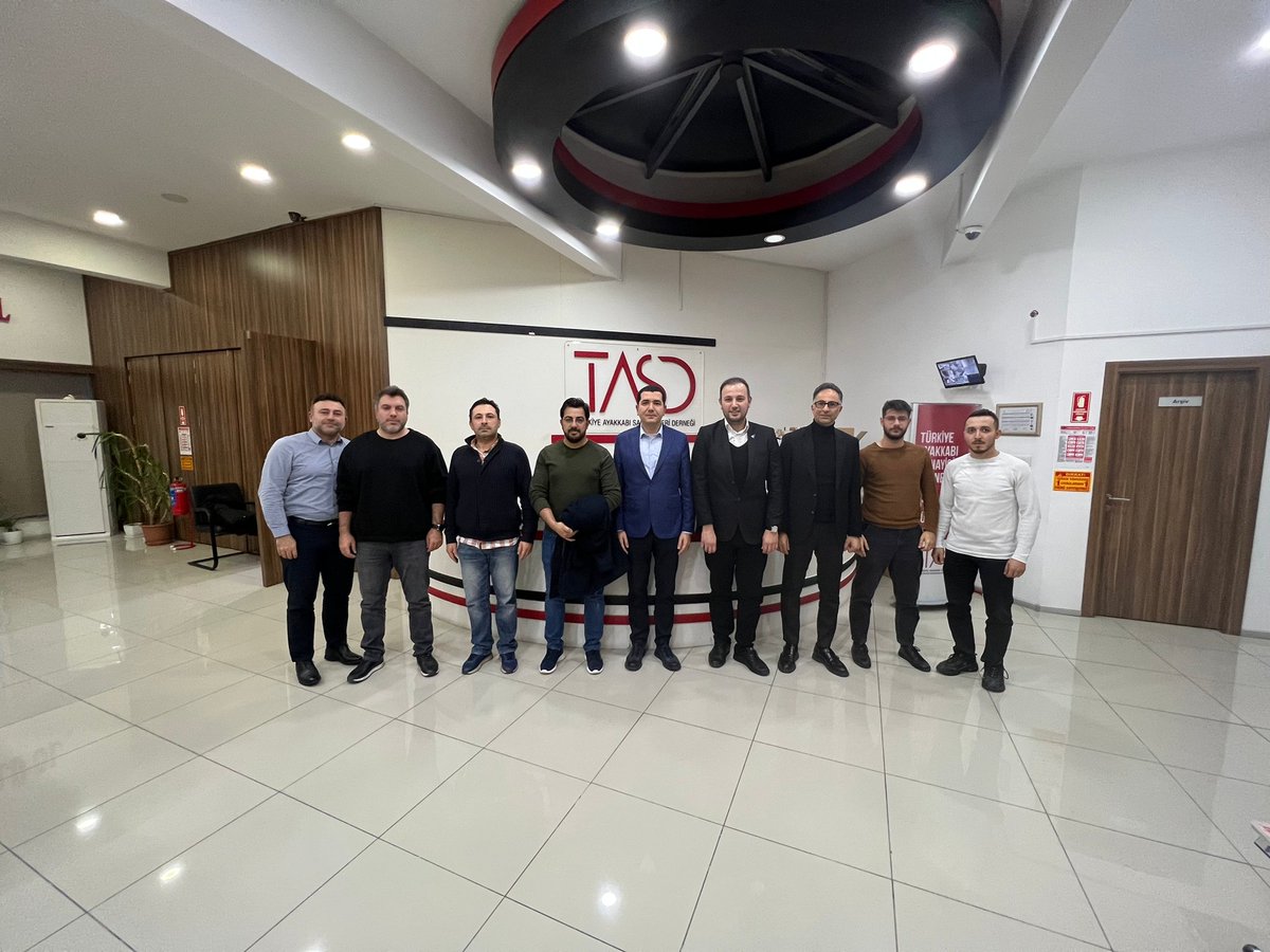 devabasaksehir's tweet photo. İlçe Başkanımız @fatihtplgl ve YK üyelerimiz TÜRKİYE AYAKKABI SANAYİCİLERİ DERNEĞİ'ni ziyaret ederek bölge ve ülke siyaseti hakkında istişare edildi.Sayın Başkan Berke İÇTEN Bey'e misafirperverlikleri için teşekkür ederiz. 
#TASD #Basaksehir #devapartisi 
#oylarDEVAolsun https://t.co/qpRqLGzQ2G