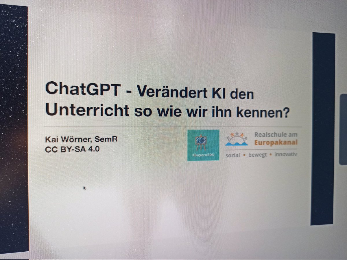 KatrinZeisler's tweet image. Wow - über 360 Teilnehmende derzeit bei der Online-Lehrerfortbildung von @Stabsstelle_ALP mit @Woe_Real zu #ChatGPT #chatgpt3, der im Moment für viel Furore sorgt. Viele Bekannte aus dem #twitterlehrerzimmer #twlz dabei. @omue3 @macvopo