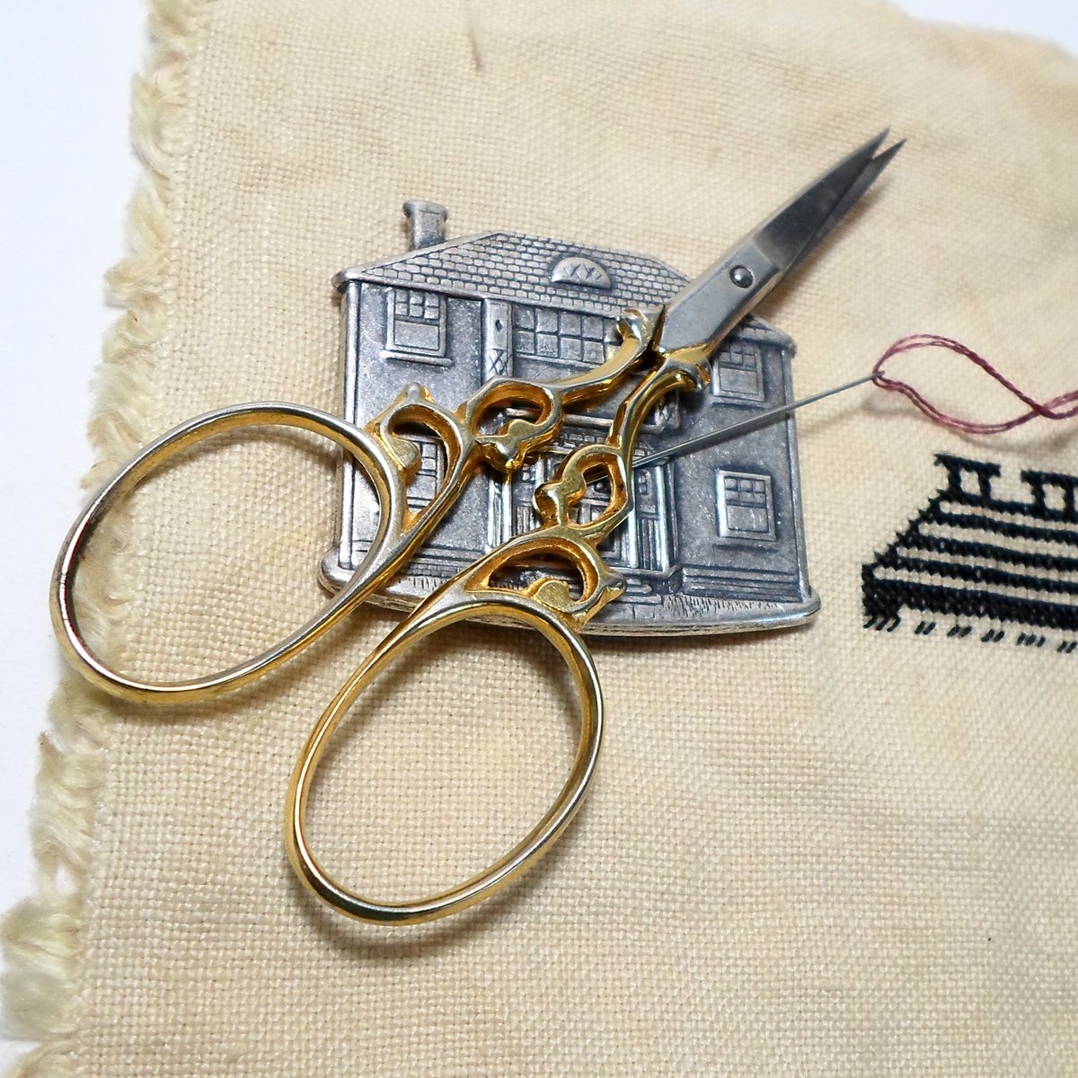 A new #needleminder for all the folks who love #house #samplers. amazon.com/dp/B0BR8GZB9R 
#crossstitch #needlepoint #sewing #quilting #crafts #handmade #TJBdesigns