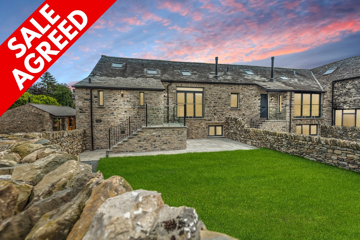 waterhouseea's tweet photo. Another #SaleAgreed 3 property - , LA8 0LE. 

Call us on 01524 760048 to book your free valuation or click here for an instant online valuation https://t.co/dFEV7SMU2C

#property #forsale #sold #waterhouseestateagents #Stainton #propertiesoftwitter #househunting #BarnConversion https://t.co/iTahgRXl5O