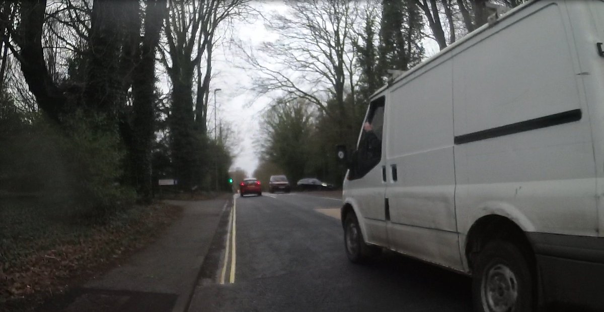 hantsarchitect's tweet image. Here’s an impatient VU60NXA passing with an oncoming vehicle that was forced to slow down. Just wait! #closepass #cycling