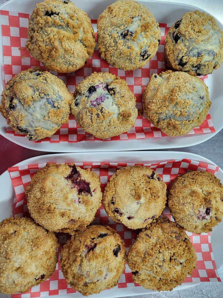 Blueberry or Raspberry Muffins fresh from the oven this morning. #freshbaked #medhat