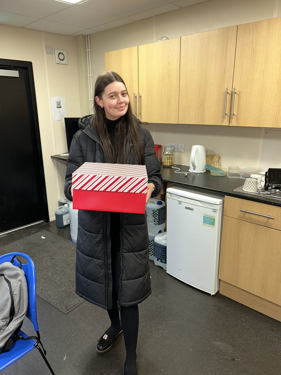 meena_erac's tweet photo. Celebrating my 23rd 🥳 #worklifebalance Thank you to @lucyblackshaw for making my birthday special at work 🥰 #bestfriendatwork https://t.co/eeDXJWWZq2