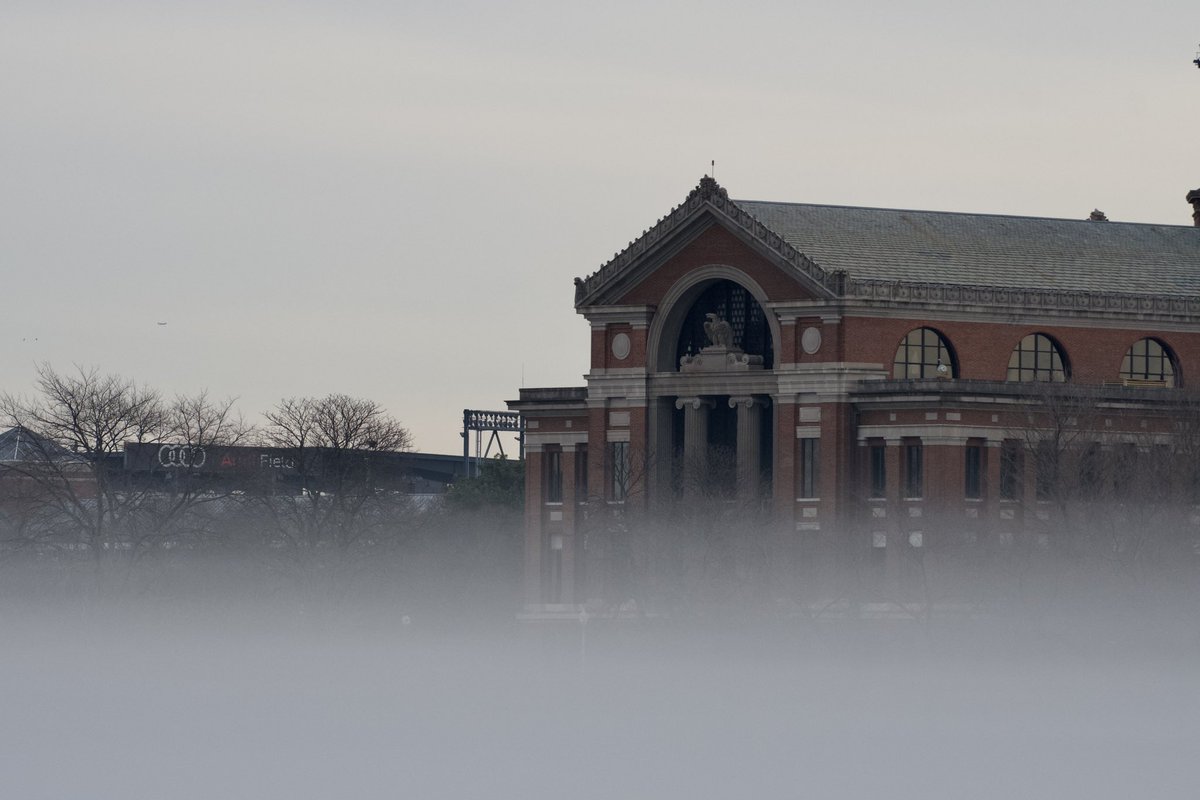 eshansen_2's tweet image. The Wharf, war college and DCA in the fog this AM @capitalweather #WashingtonDC