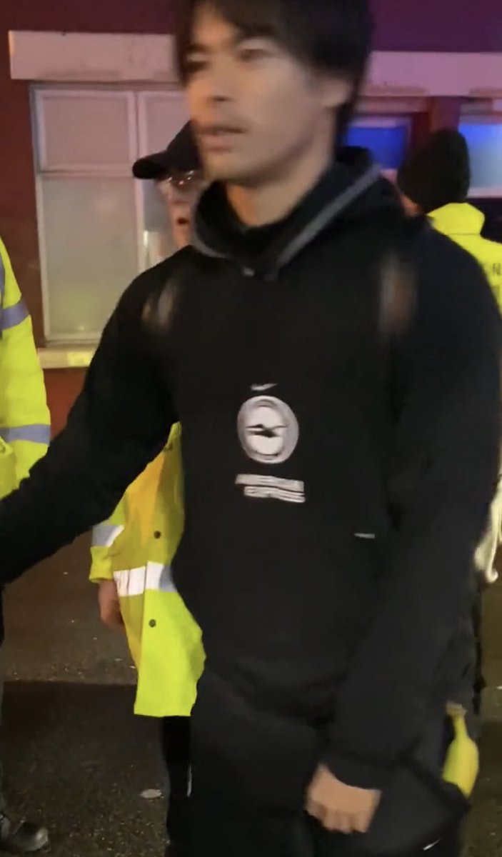 Sonny7i's tweet photo. Idk why but Mitoma with a banana in his pocket is so funny to me 😭😭 https://t.co/MXAVliU8wr