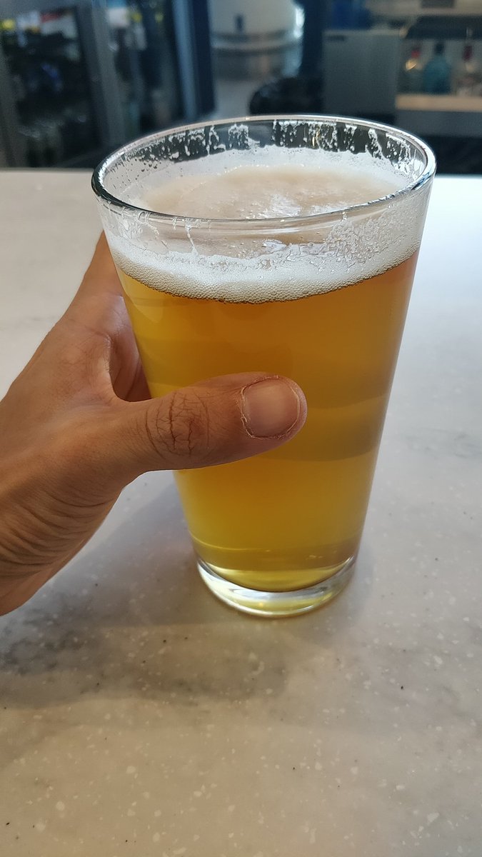 MeeleMage's tweet photo. Waiting to get on a plane to go home.  Yes I know what time it is ò_ó https://t.co/kEXUOQ8VHe