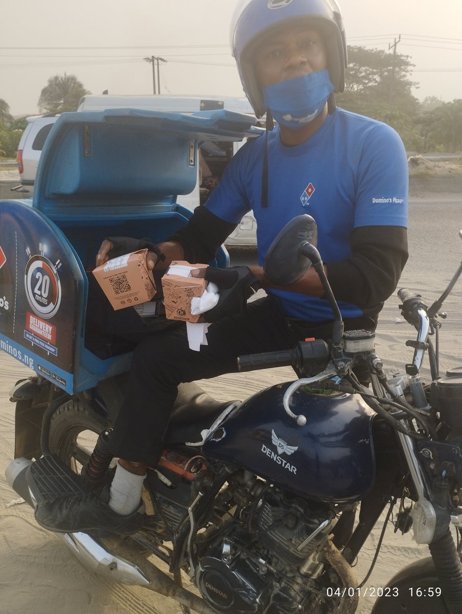 BendictMj's tweet photo. @dominosng this guy delivered me food with a bad attitude didn't give me spoon and I simply asked for a nylon to put my food and the guy was shouting good I haven't learnt my lesson if you order from dominos after payment they treat you like trash https://t.co/WGIWNq0GS7