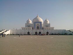 Jaferii's tweet photo. Grave of Bhutto.           School of Bhutto https://t.co/avEaQFxRj7