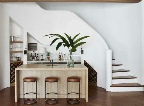 Thank you <a href="/HouseBeautiful/">House Beautiful</a> x Arricca Sansone for including me in your lovely article! “The 7 Best Types of Staircase Designs for Homes” 👉🏻  buff.ly/3WJDxIK