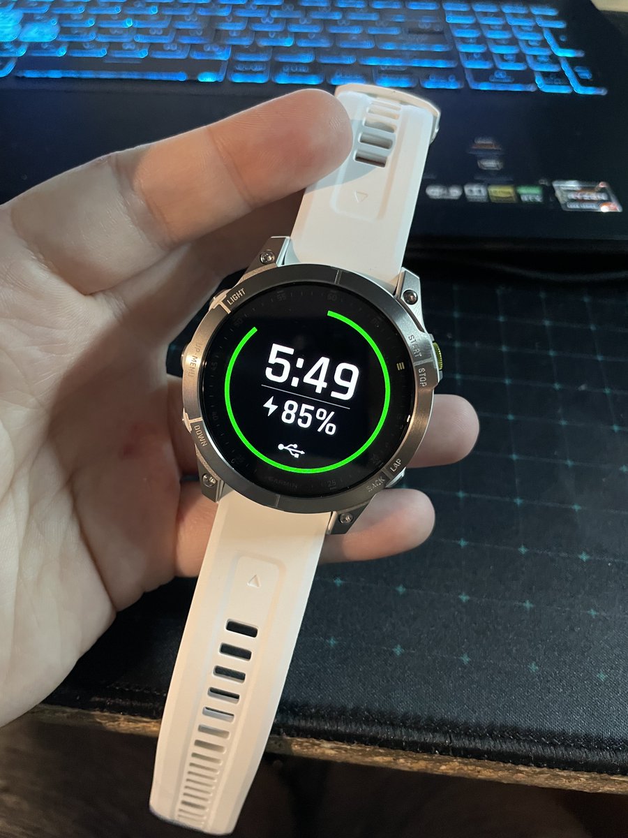 fvkitti's tweet photo. Végre en is Garmin tulaj lettem. #epixgen2 https://t.co/bRqYsiZyRi