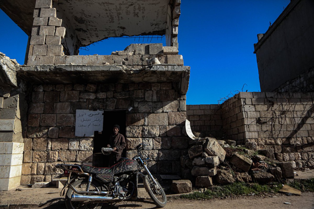 asaad_al97's tweet photo. Abu Shaaban is a man who established a pastry shop in the town of Al-Bara in rural Idlib The shop is part of a demolished building following previous bombing of the town by Russian air forces in late 2019.
In his shop, he cooks the best traditional sandwiches known in the region https://t.co/fEMLNPROPm