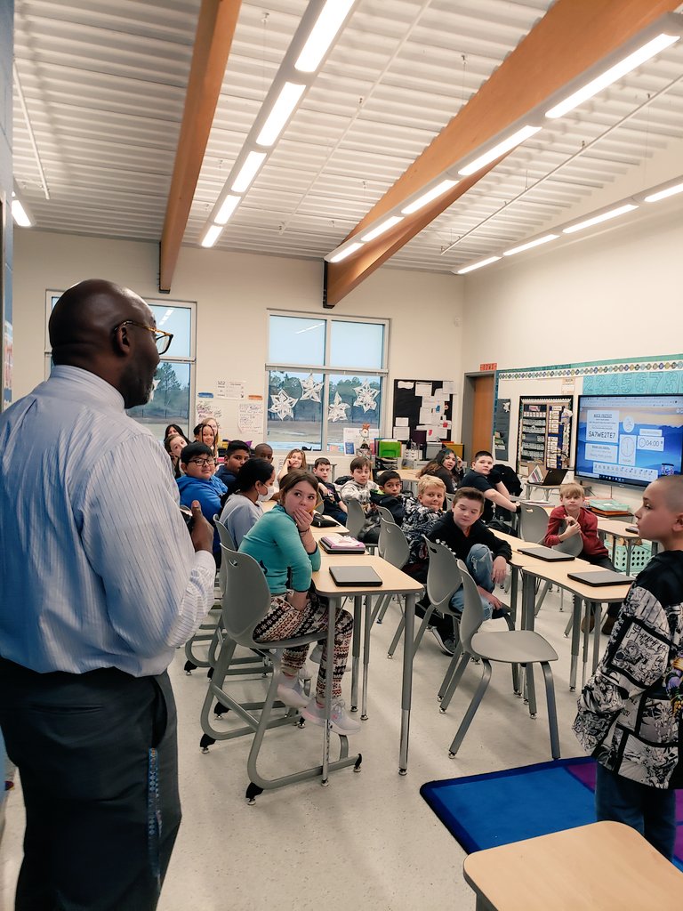 Tim Locklair tweet media