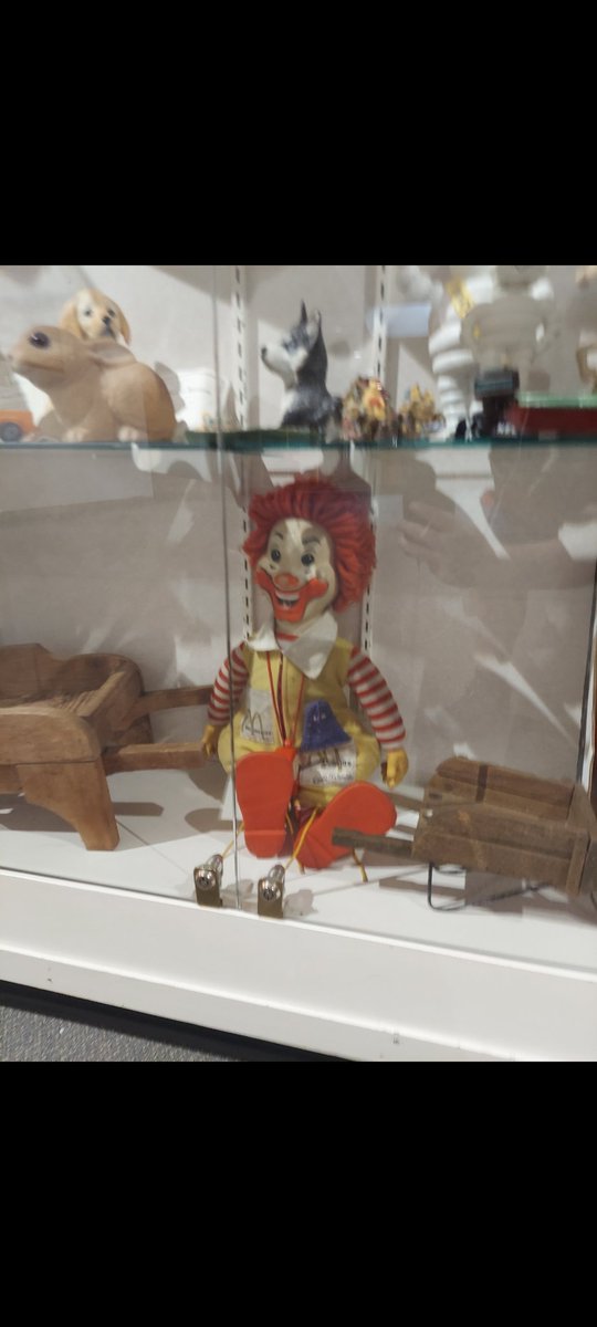 OSINTPhilosophy's tweet image. I&apos;m terrified McDonalds thought this creepy ass murder doll was a good idea. 

#mcdonalds #history #collapseofcivilization #endtimes #scary