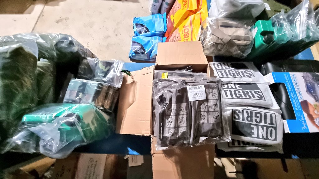 MinisterBoomer's tweet photo. Today's delivery for @UkraineAidOps and #DogsUnited. โค๏ธ YOU all are so awesome.
#SilentHeroes #ukraine #UkraineWar #ukrainehelp #dogsoftwitter #biteputinsass https://t.co/2ejd8fRww0