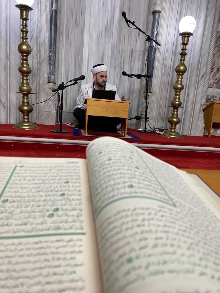 Muhterem <a href="/seyyit1977/">Dr. Seyit Badır</a> hocamızın “Tefsiru-l Veciz” dersine iştirak ettik. 
Mevlam merhum musannif Vehbe Züheyli’ye Rahmetiyle muamele eylesin, üstazımız Dr. Seyid Badır hocamızada sağlık,sıhhat,afiyet İhsan eylesin.