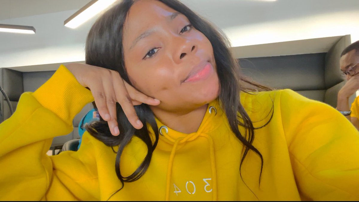 lorllaiconwaves's tweet photo. New display picture? Or New YouTube thumbnail? https://t.co/UYKgbw0bHa