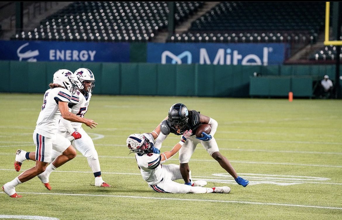 CoachBencke's tweet photo. The last three  RBs at Seguin could squat 400+ and power cleaned 245+! 228 yards per game on the ground over the past three years! Who is next??? @SeguinCougarFB #SeguinNation #Southside @BlessedEli @byrdupnext @ShakeNaszae https://t.co/vc0288PrxB