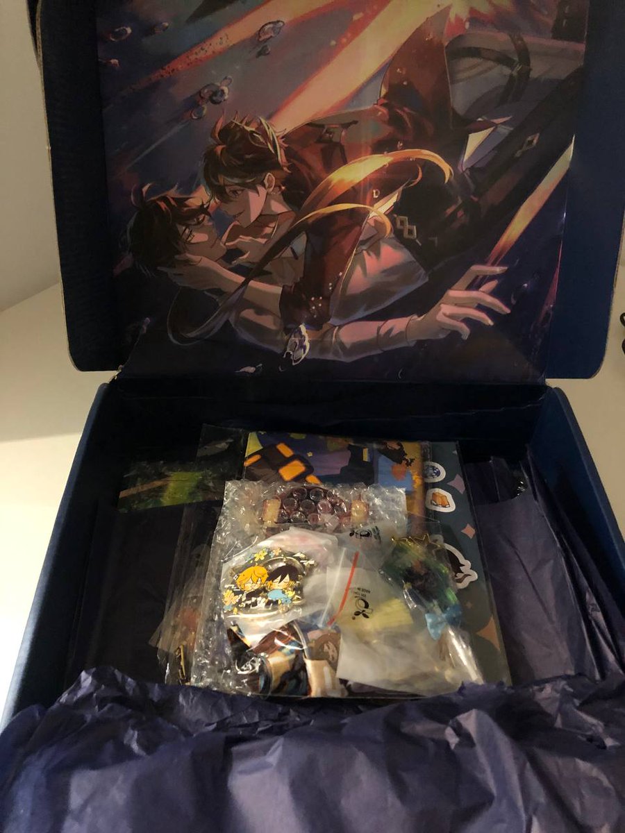 Luftkern's tweet photo. The best way to start the year 🥺💙🧡my box from @ResonantZine it's here thank you so much for your hard work! everything it's so pretty https://t.co/hVTJOWCtrX