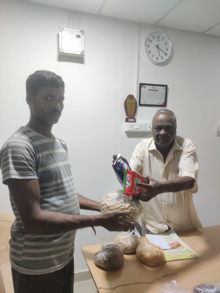 dtoganjam's tweet photo. Nikshay Mitra are providing Thier Nutritional support to TB Patients at Thier door steps ....to reach the ambitious goal of PMTBMBA programme .
Thank you all for your support and care towords patient ...
#TB HAREGA DESH JITEGA .
#IT IS TIME TO END ## #tbcindia.gov.in https://t.co/DmuvhY08er