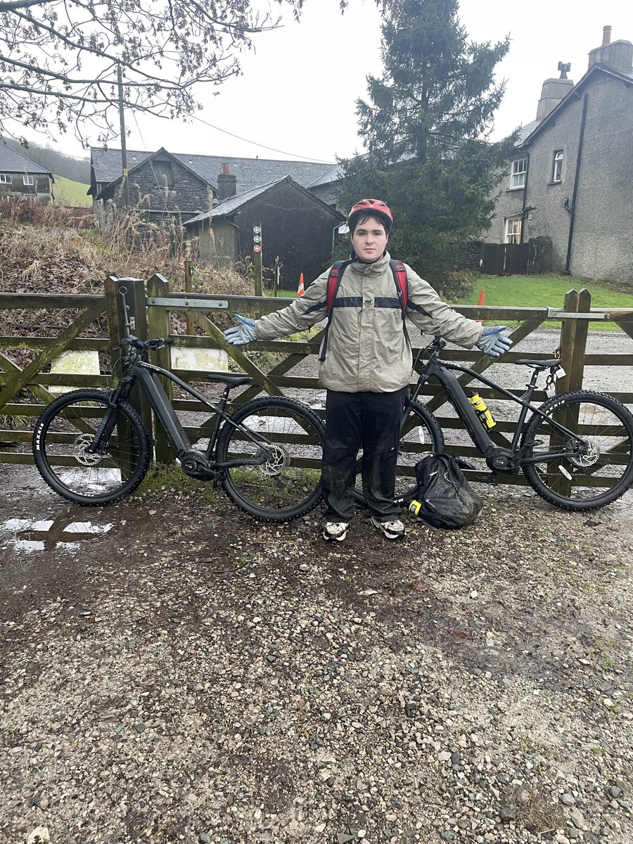 bigbaddoctor's tweet photo. Not messing about today 😉😉
Got Radical #getradical
Drove to @VisitGrizedale, hired some @WhyteBikes and tackled the gnarly trails
Wet, cold and windy 🌧️ 💨 🚴
Saturation levels 💯
What FUN with Benjamin ❤️🤩🙏👌👏
#grizedaleforest #mountainbiking #LakeDistrict https://t.co/cglxPx8HMU