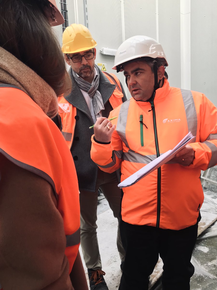 Equans_France's tweet image. [Visite Presse @Parislebourget] 2/2
#Axima, entité d'#EquansFrance, au Bourget c'est 🏗️:
✅ 45 t de gaines
✅ 15 centrales de traitement d'air
✅ 1,5 km de gaines micro-perforées #Sintra qui renouvellent l'air 1,7 x/h et mettent en mouvement plus de 60 x le volume du hall. 🌬