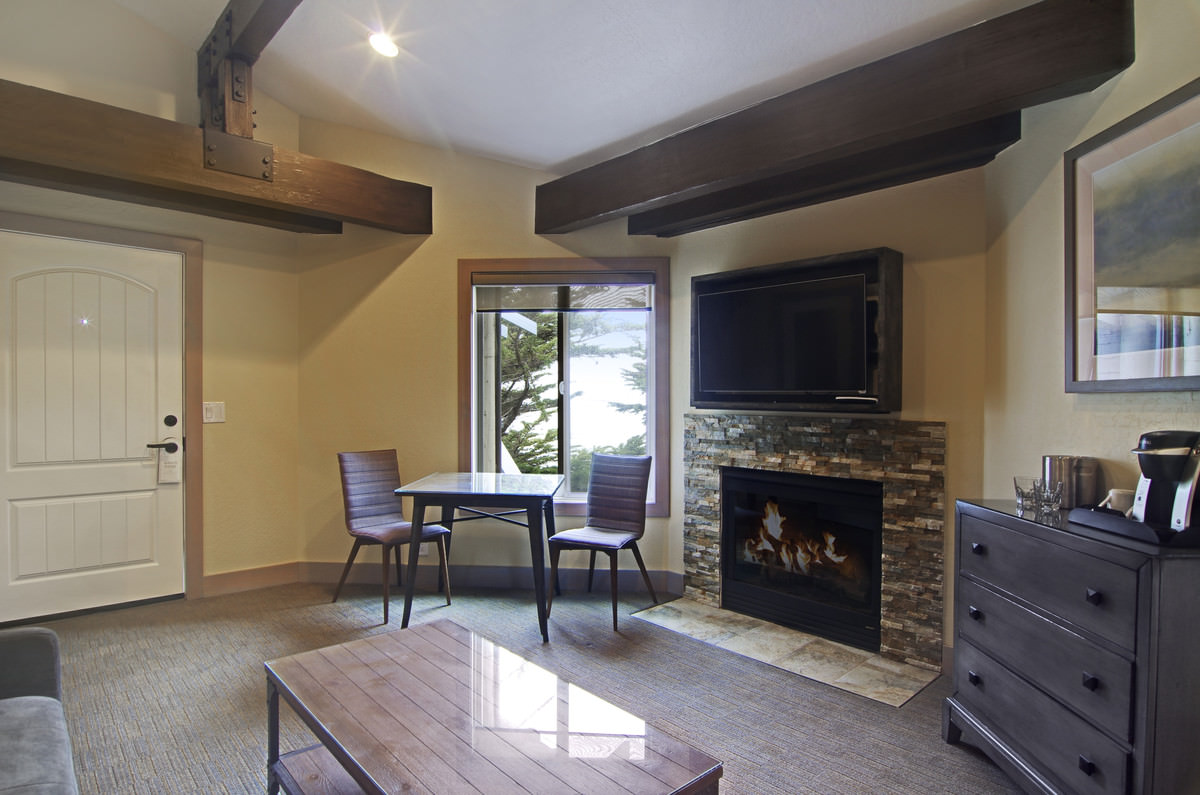 InnsBTS's tweet photo. Tucked between forested hills and some of the most beautiful coastlines of California, the Cypress Inn in Half Moon Bay is just 28 miles south of San Francisco and a favorite weekend getaway destination. To enjoy ocean views and stunning decor book here: https://t.co/FU6ru6Jaiq https://t.co/Qaiwr007gL