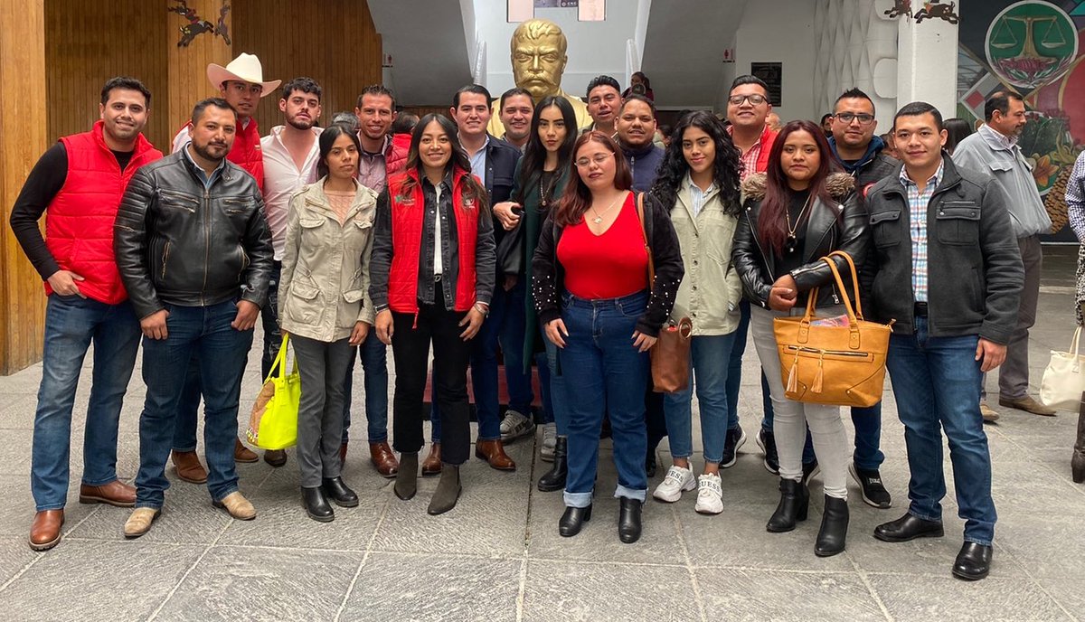 VJA_Edomex's tweet photo. En la casa de los cenecistas sostuvimos nuestra 1er. reunión de Trabajo del Sector Agrario,donde se hicieron presentes los liderazgos municipales.Aquí estamos los jóvenes listos para el reto 2023 #VamosConTodo con nuestra coordinadora @AlejandraDMV por la #DefensaEdoMex https://t.co/t4LWCvtydS