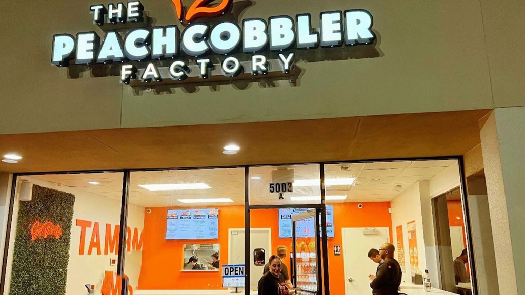 Peach Cobbler Factory (<a href="/CobblerFactory/">PeachCobblerFactory™</a>) opening first Tampa location this weekend 🥧

There will be 12 flavors of cobbler, banana pudding, &amp; more! >> l8r.it/5OQj