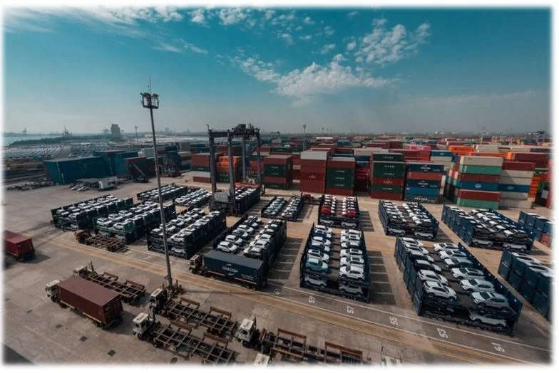 EvidenciaLa's tweet photo. La opinión de @corpo_varela ✍️ #Corporativo 🗞️ @heraldodemexico 04/01/2023

°Mueven más #Flatracks @HutchisonPPC 
° #LaRutaDelDinero #CES2023 @LloydsCorp / @Agricultura_mex @vmva1950

@Nakachi_Mx @Venus_PonC @DineroGente @desdecabina11 @GusDiazOrdaz68 

https://t.co/93OPQWnWnY https://t.co/alRlhWXbOg