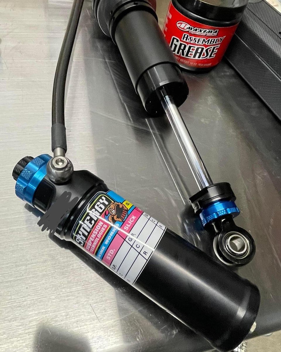 SynergySuspens1's tweet photo. Playing with some triple adjustable @bilsteinUS for a local customer. We are helping teams get ready for the 2023 race season. #bilsteinshocks #dirttrackracing #USMTS #dirtlatemodel #wehrsmachine #SynergySuspensionTechnologies #PenskeRacingShocks #OhlinsRacingShocks https://t.co/MCzRqXrmlw