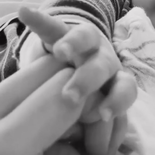 bbdalgo's tweet image. his little hands 🥹 happy 5 months enchibebe &amp;lt;3
