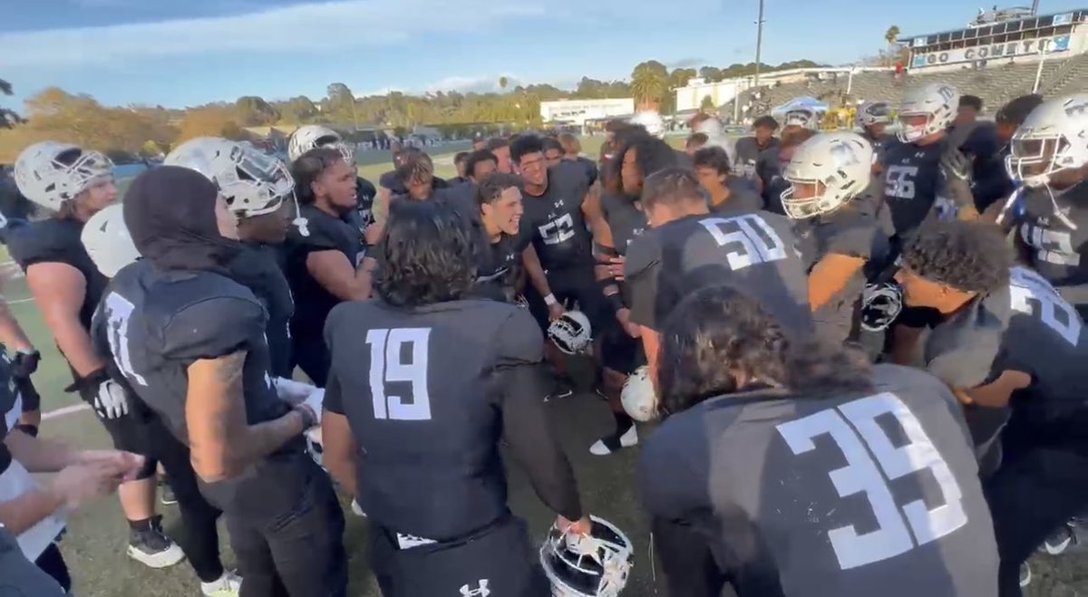 🚨 <a href="/MJCFootball/">MJC Football</a> Offensive Players
🎥 Hudl and Transcripts
🔥 AA’s &amp; Qualifiers

QB: @l_weave3 <a href="/keithoronaa/">Keith</a> 

RB’s: <a href="/_aidentaylor/">Aiden Taylor</a> <a href="/Ki_5tanley/">kimoni stanley</a>

TE’s: <a href="/EverettHunter_/">Everett Hunter</a>  

WR’s: <a href="/_Landon34/">Landon ramos</a>

OL: <a href="/RamirezAlex0103/">Alejandro Ramirez</a> <a href="/Loganwong9000/">Logan wong</a> <a href="/BigSully03/">Solomon Ussery</a>