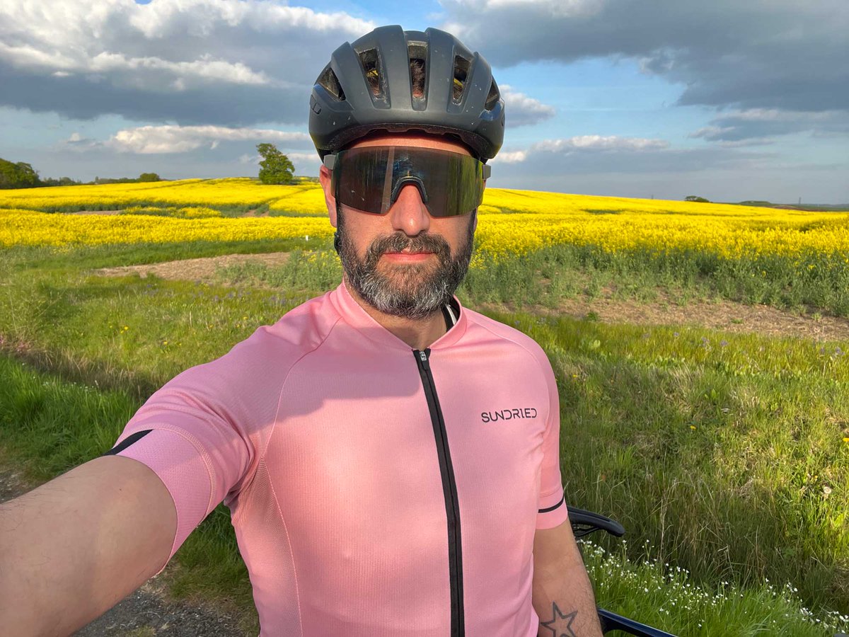 Sundried's tweet photo. Seeing as it's the first wednesday of 2023 we thought we just had to post pink today!

@kevbrooklyn  wears the Sundried Rosa Kit, which only has a few items left in stock! Make sure you grab it before it's gone!

#pinkwednesday #onwednesdayswewearpink #pinkkit #2023 #newyear https://t.co/MrDbAaJdRi