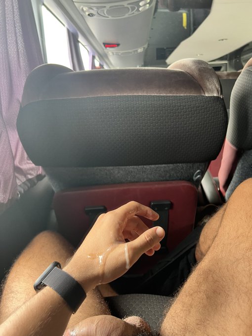 Travelling with no pants on 😈 https://t.co/vPCry309fw<a href="/tag/halloween"class="tags"><span>#halloween</span></a>